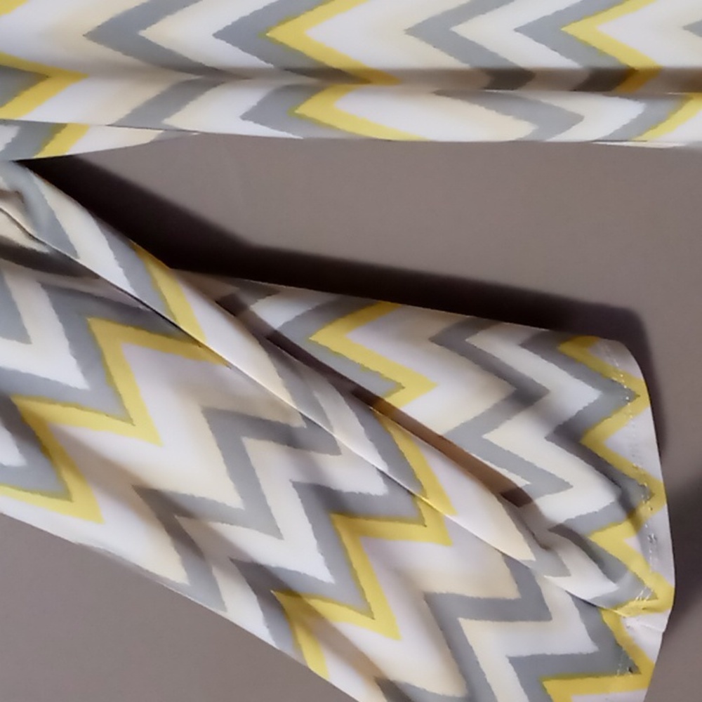 Messini Yellow Chevron Pattern W Keyhole Front 3/… - image 5